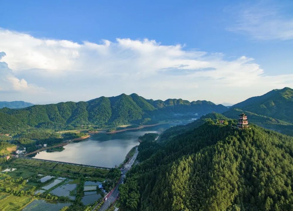 德兴人的"后花园"——凤凰湖_腾讯新闻