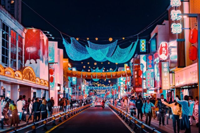 一条日本风情街,竟容不下一个穿和服的女孩