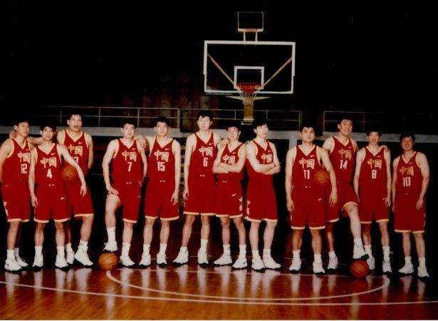 主帅宫鲁鸣,球员包括:郑武,孙军,胡卫东,吴乃群,吴庆龙,刘玉栋,单涛