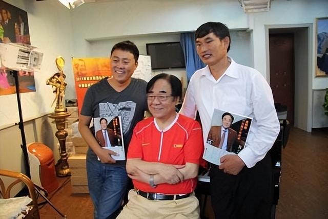 再看5位民歌歌手现状:大多风光不再,有人落魄到在家啃白菜插图32