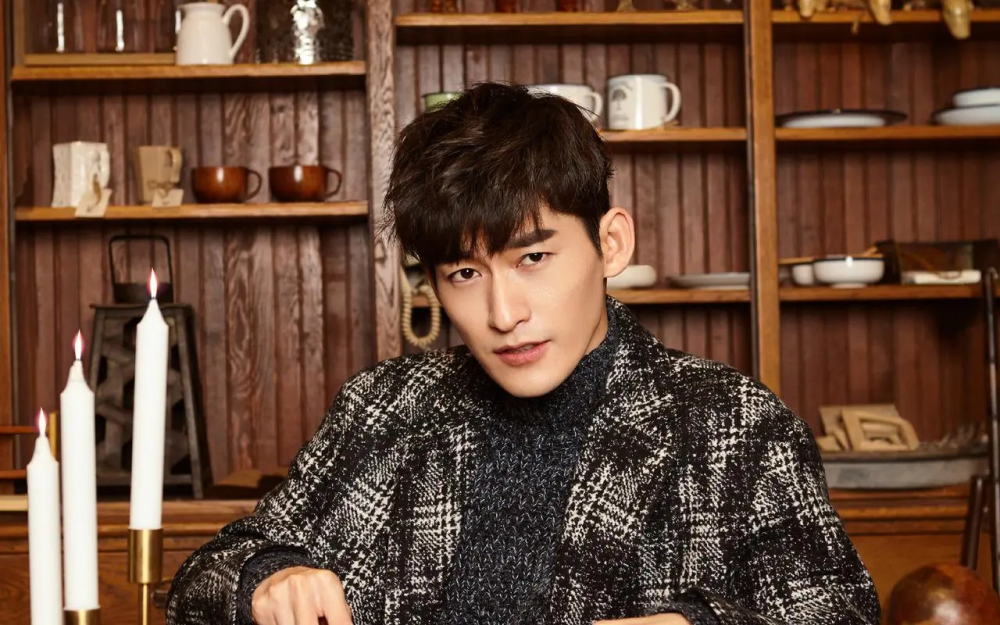 马思纯逆行被罚道歉后扯出李易峰和张翰违规行为一个比一个恶劣