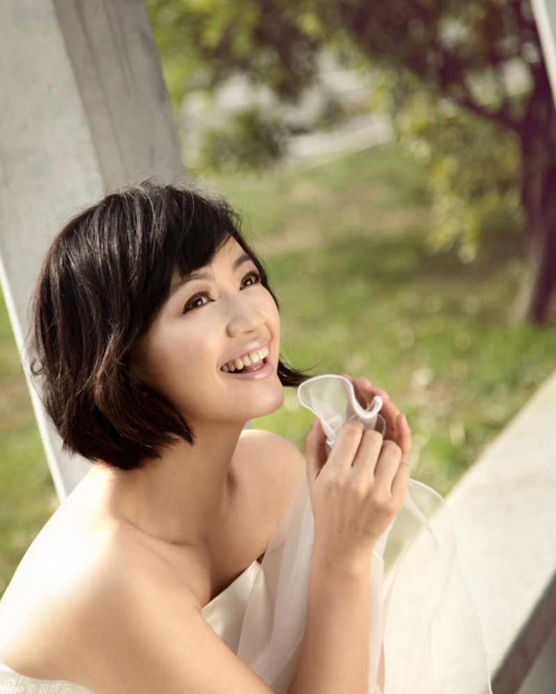 罗海琼从舞蹈到演戏事业成功37岁嫁给华谊总裁生两女幸福甜蜜