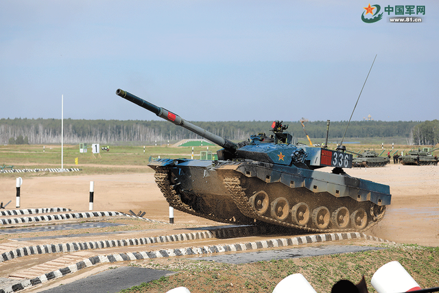 俄罗斯举办2022国际军事比赛，中国96B坦克亮相赛场
