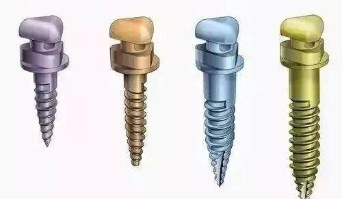 多由純鈦或醫用不鏽鋼製成的微小種植釘.