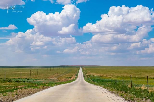 自驾内蒙古,一路风景毫不逊色于g318,不过得当心羊群横穿马路