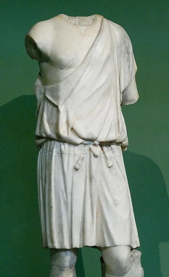 从一块布开始的华丽浅谈希腊民族服装的经典风格