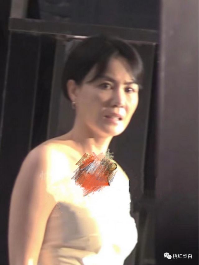 明星红黑榜：穿浅金仙女裙的刘亦菲，美到了大家心坎上