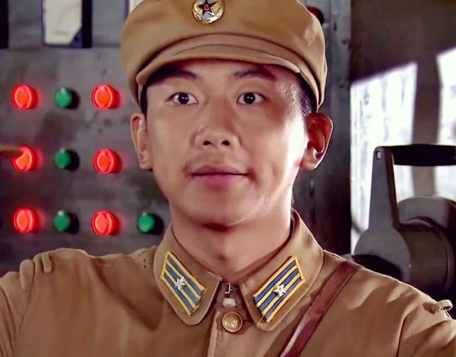 《绝密543》营级政治主官称"政委",是不严谨吗?完全符合历史-腾讯新闻