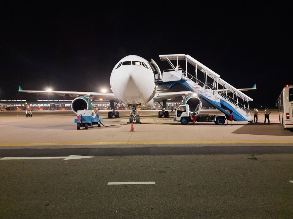 组图：巴基斯坦宁静航空一架空客A330-200在斯里兰卡进行维修源码交易网站源码