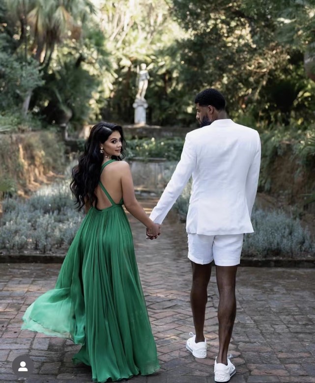 乔治妻子太敬佩!从脱衣舞郎君到泡椒娇妻,生孩子拒堕胎苦追9年成正果