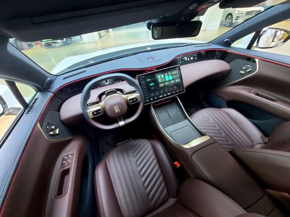 除了外观,阿维塔11的内饰设计也值得细细品味.