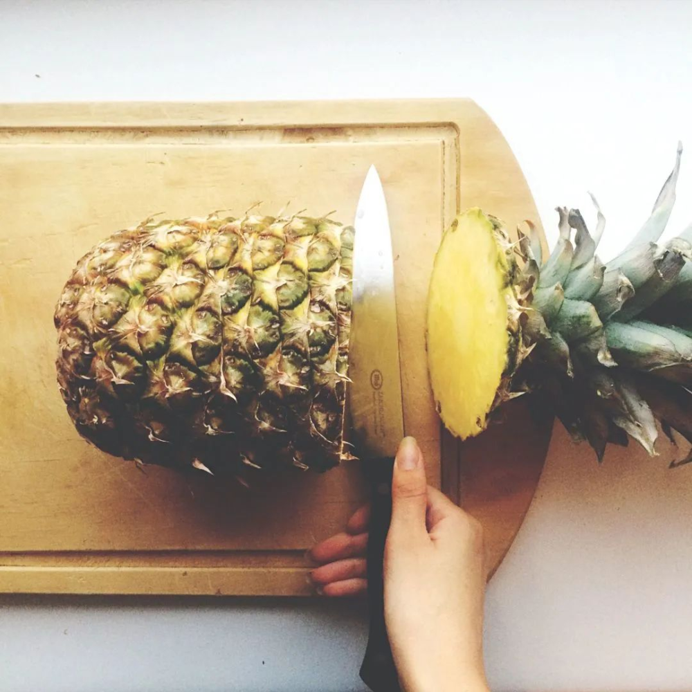 can-eating-pineapple-make-your-tongue-sore