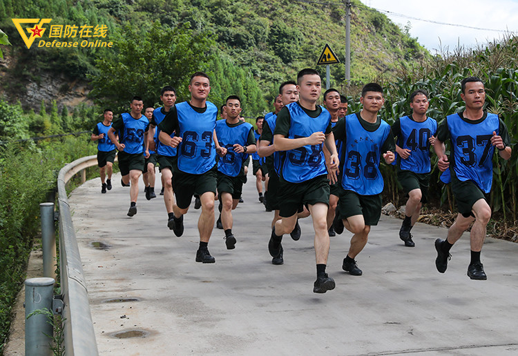 武警六盘水支队组织2022年夏秋季选改“晋升”警士考核