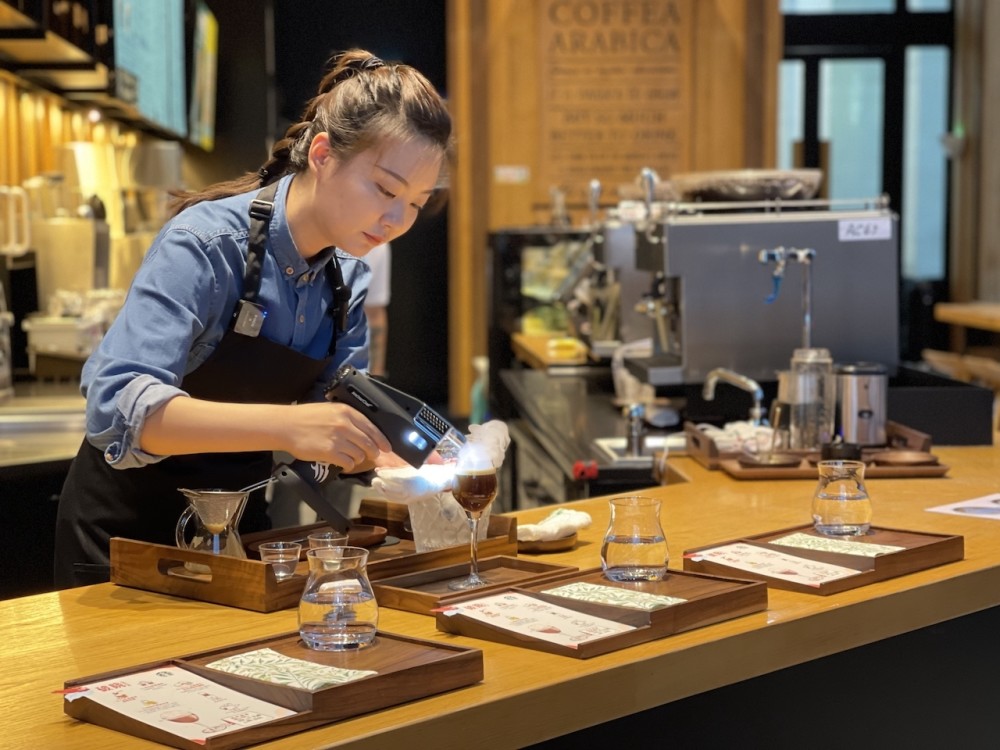 七万分之一的星巴克棕围裙是怎么来的