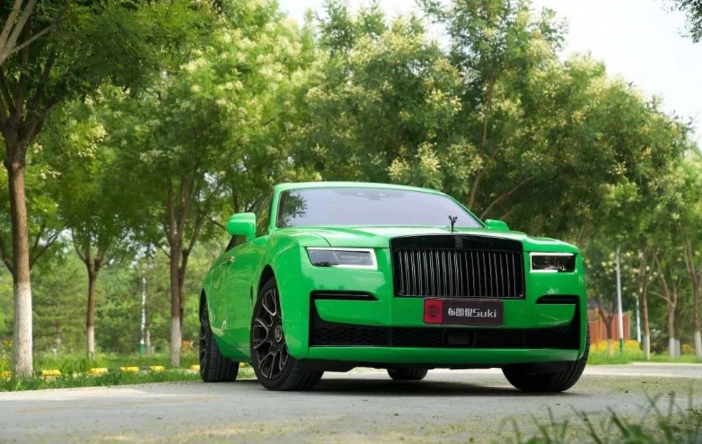 年轻人的第一台劳斯莱斯:古思特bb台风绿_腾讯新闻