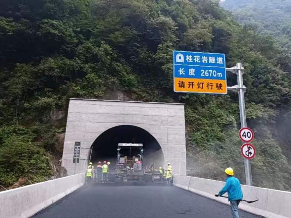 德阿高速公路绵竹段图片