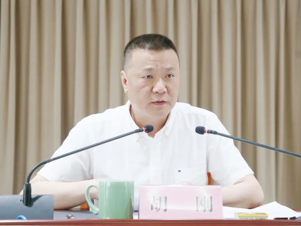 县领导罗运乾,王立武,谭国庆,徐清,张志东,周黎平,陈裕琨,易远明等