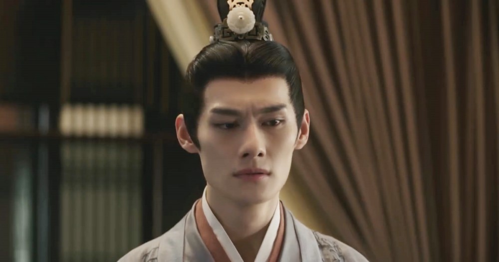 太子的在外形象还是不错的,但总是给人一种心事重重,苦大仇深的感觉.