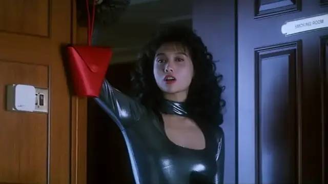 美艳女杀手与蕾丝同门师姐之间的虐恋情仇.