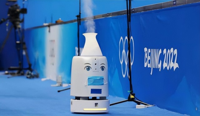 雾化消毒机器人,也是成功服务2022北京冬奥会场馆防疫消毒机器人的