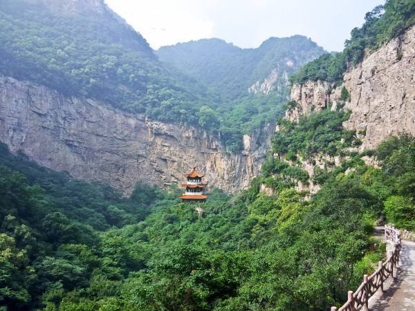 写去吕梁山旅游的日记(写去吕梁山旅游的日记三年级)