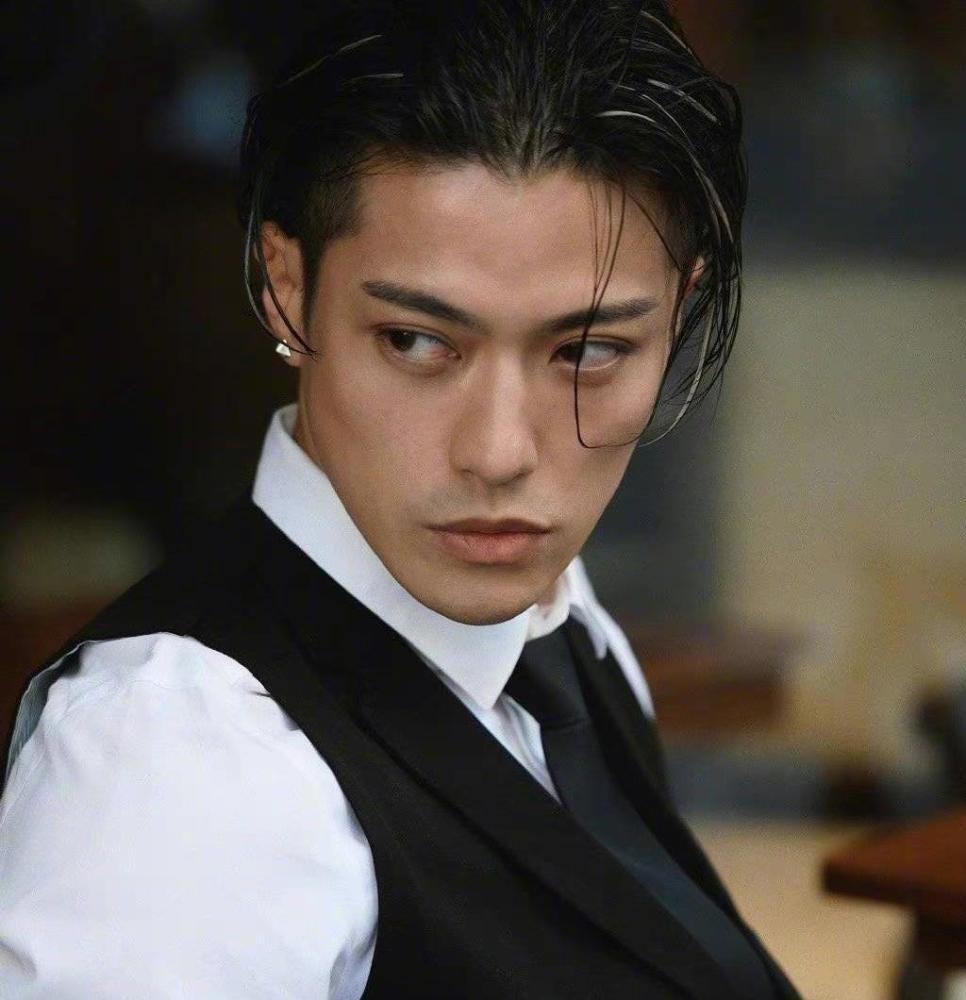 仲尼johnny婚内出轨,子望发长文重锤,卡琳娜称一切她都知道_腾讯新闻