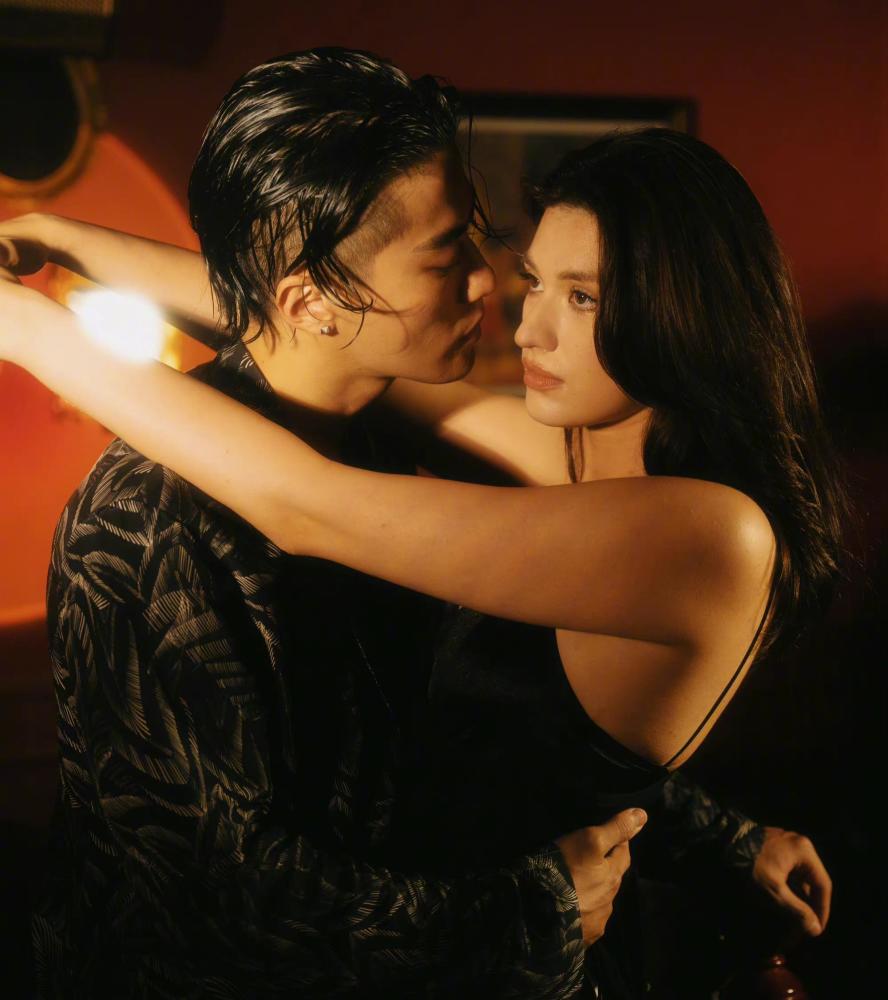 仲尼johnny婚内出轨子望发长文重锤卡琳娜称一切她都知道