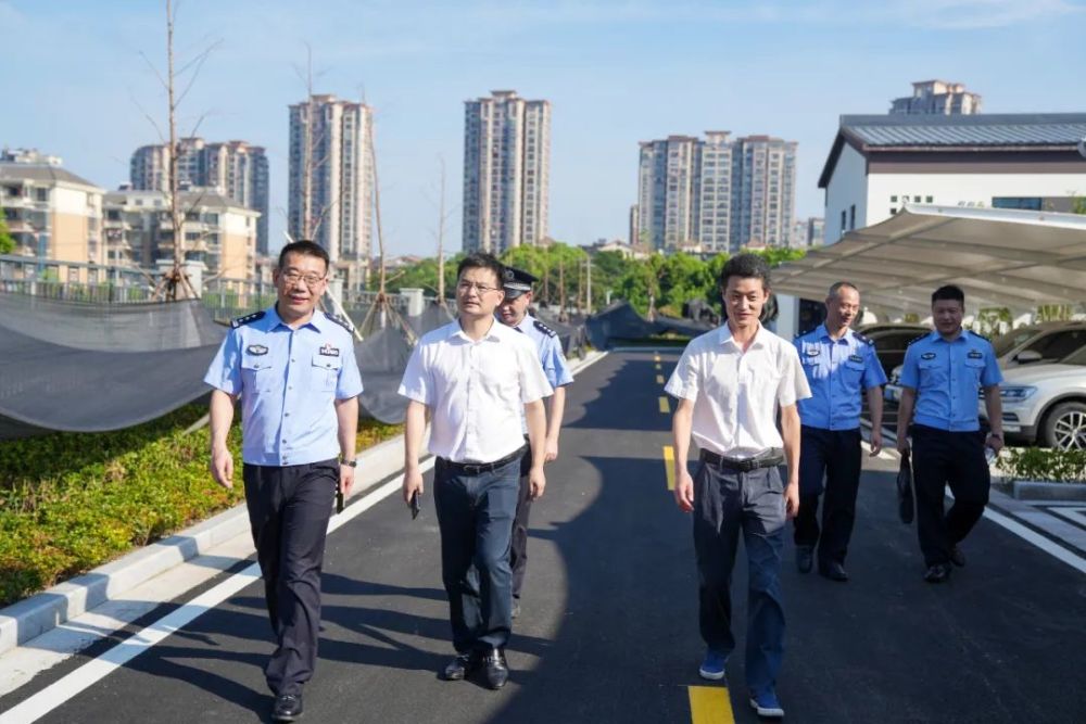 梁湖街道博學路與上源路交叉口(上虞城南中學西首)蓋北派出所地址