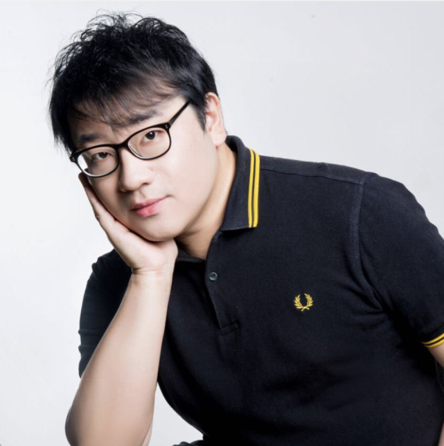 王云飞王云飞,中国青年插画艺术家,毕业于中央美术学院.