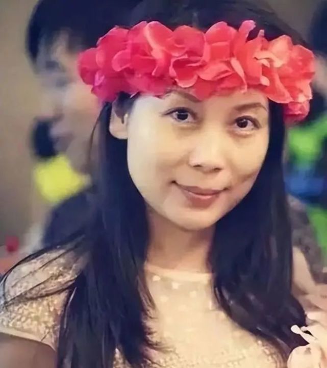 劳荣枝1992年从九江师范学院幼师专业毕业,分配到九江