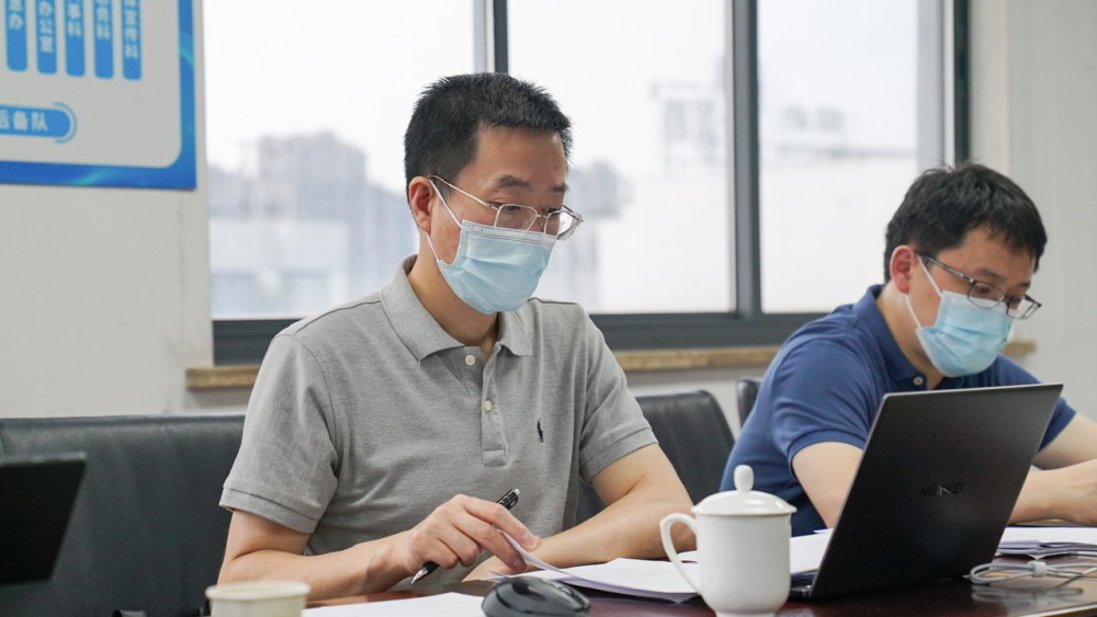 抗疫人物图谱吴宏:最艰难时他三个月瘦了15斤,直面"硬仗"必须"硬扛"