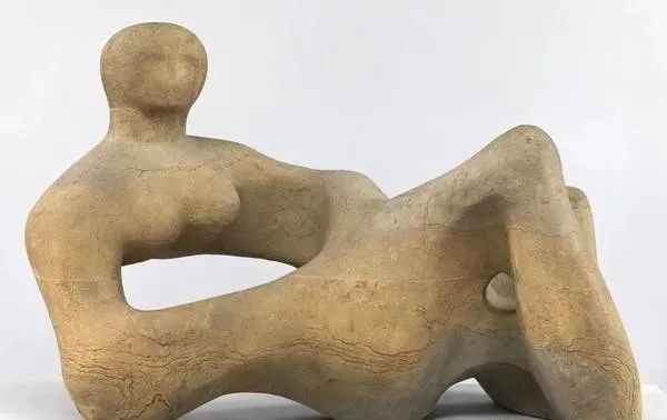 雕塑大師亨利摩爾作品henrymoore