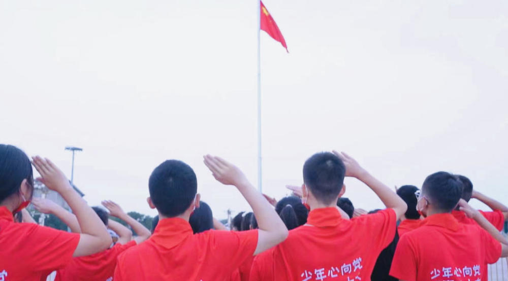 60名川籍农民工家庭留守儿童来到北京这个特殊的夏令营去了哪里？介绍公司准备发布新产品时应该做哪些准备英语回答