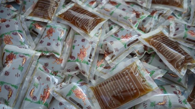 头屯河农场医院熬制中药汤剂免费送居民