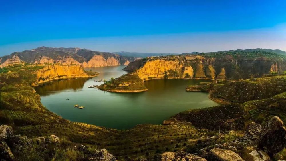 偏关老牛湾:黄河与长城握手的地方_腾讯新闻