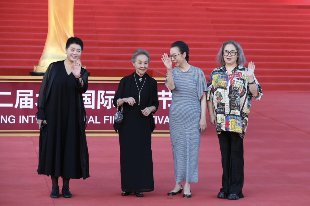 第十二届北京国际电影节闭幕式红毯举行600113浙江东日