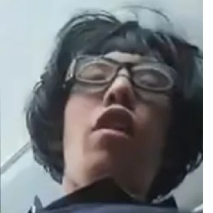 张嘉文突发直播事故首次露脸,广西大shy哥一个!冻手!冻手!