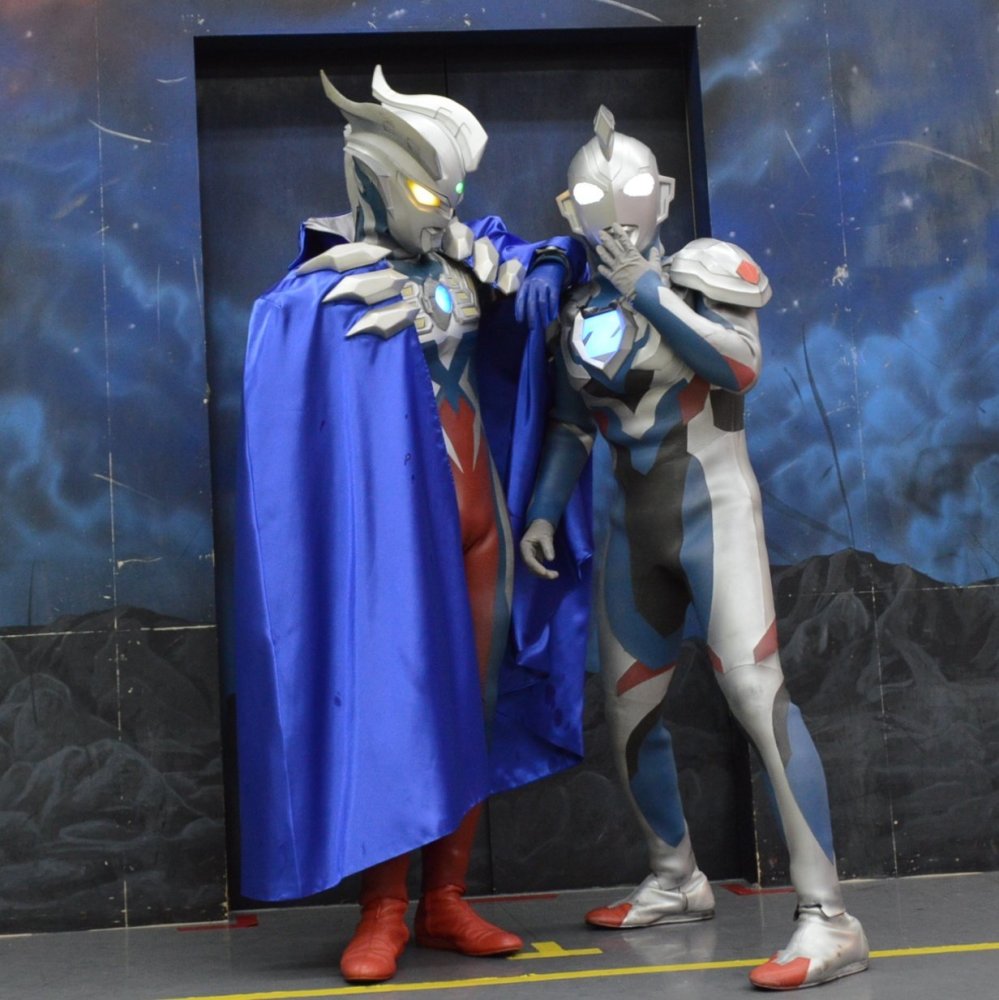 超爆笑的线下活动奥特曼表情包 德凯和特利迦:来地球吧 我等你_腾讯