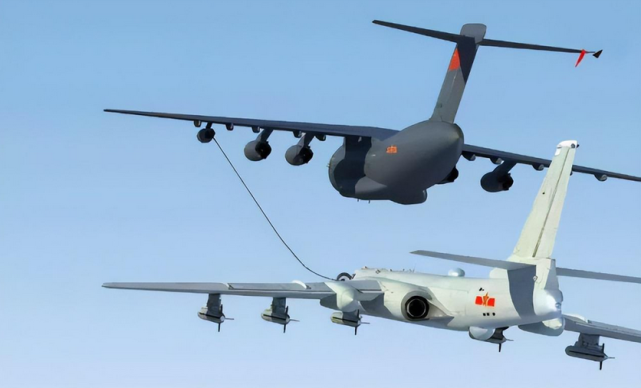 在运油-20进行空中加油以后,轰-6n轰炸机具备了战略打击能力