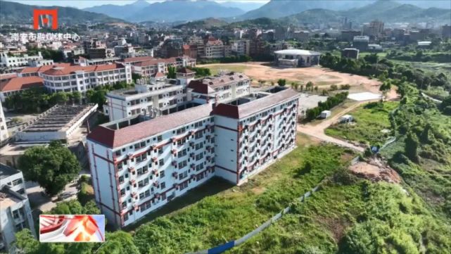 南安仑苍:两兄弟拆厝让路捐款,支持龙泉中学新校门主干道建设!