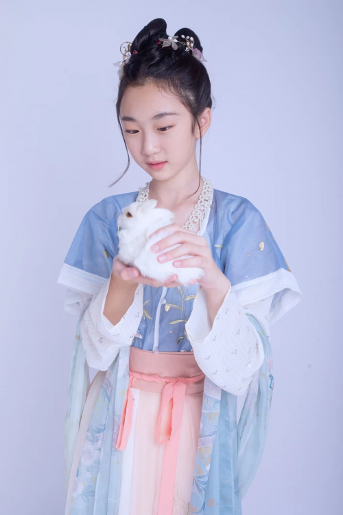 古装童星宋茉芯入围香港卫视全球华语流行音乐金曲榜最佳童星奖