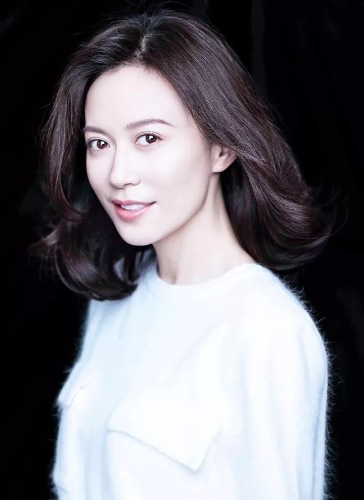 这些明星改变了我对"方脸"的偏见,高级显气质,而且越老越耐看插图1