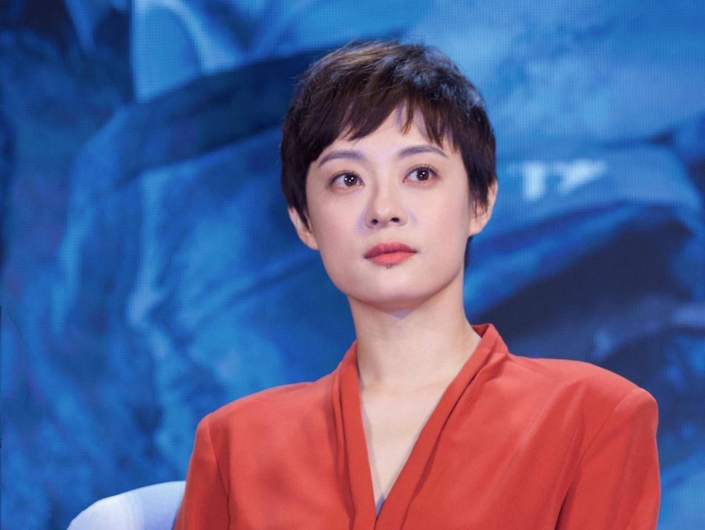 这些明星改变了我对"方脸"的偏见,高级显气质,而且越老越耐看插图3