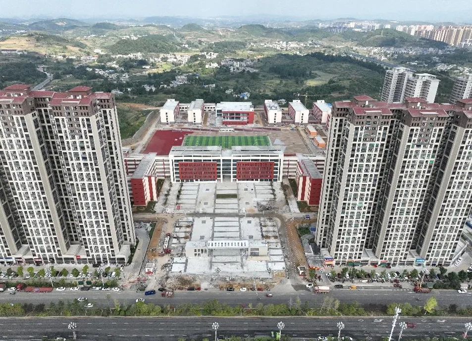 可容纳6000名学生,毕节这所学校即将投入使用!_腾讯新闻