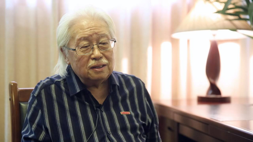 严敏求:凭借灭绝师太走红,与丈夫携手54年,依然恩爱如初_腾讯新闻