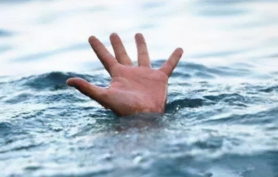 2010年,吉林初中生因救同学溺亡,获救者却大骂:他死了活该_腾讯新闻