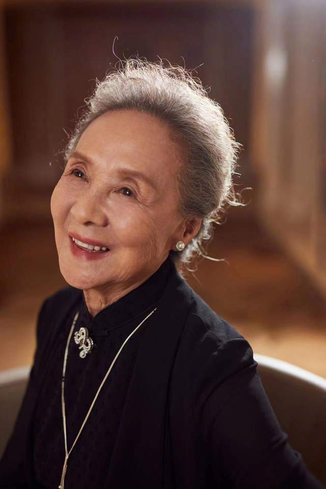 5个关键词还原真实的吴彦姝84岁的影后为何能越老越美成全民女神