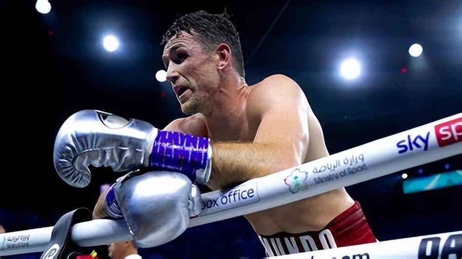 击倒对手卡勒姆史密斯正式开始挑战轻重量级世界拳王之旅