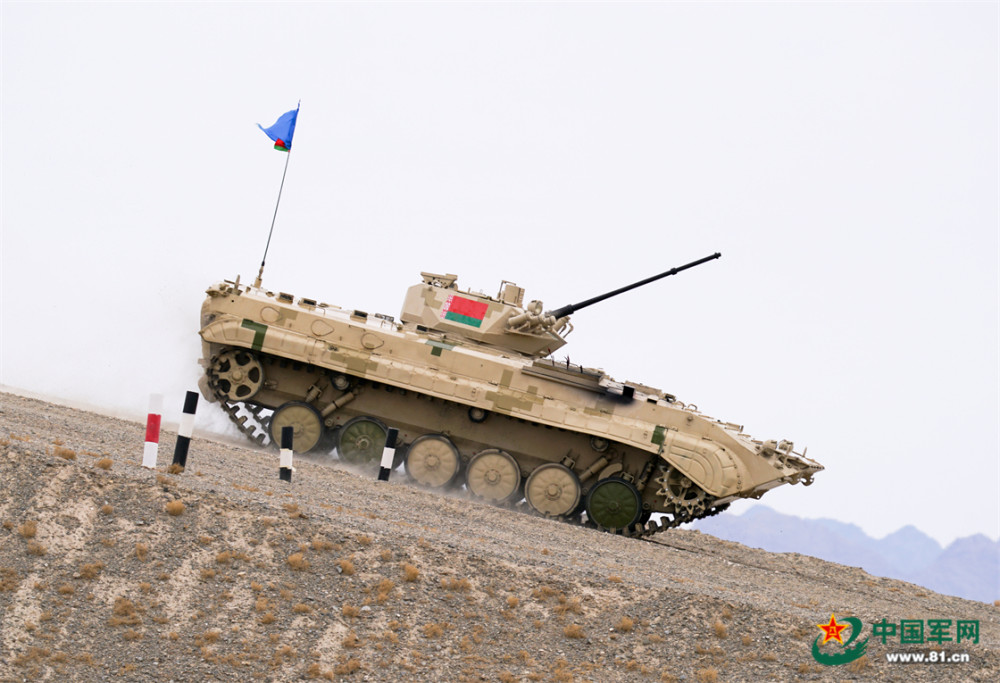 國際軍事比賽-2022丨中國創“蘇沃洛夫突擊”接力賽歷史最好戰績金牌小書童