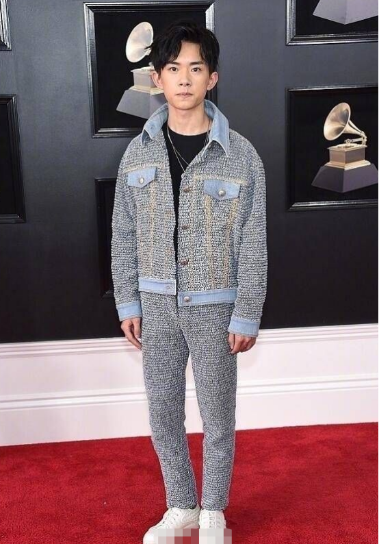 镜头前高大潇洒,实际上头大肩窄,瘦矮,这9位男星太可惜了